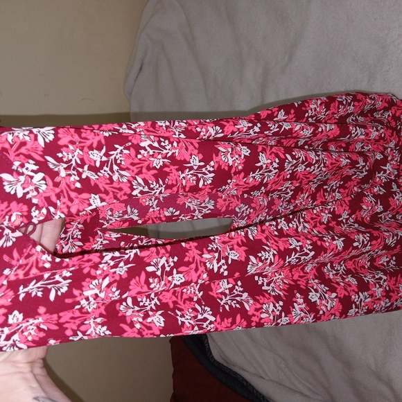 Express Red and White Floral Top - Picture 7 of 16